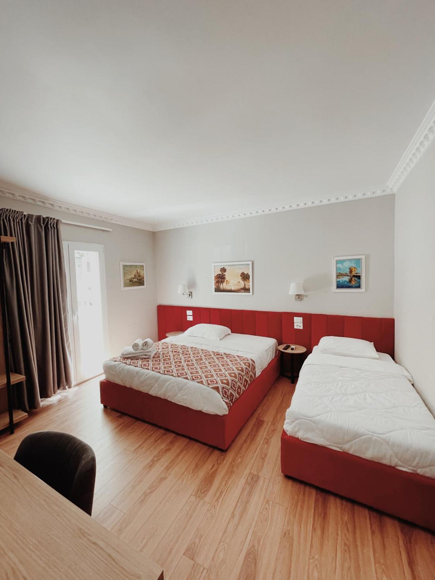 Ruby Palace Вльора Екстер'єр фото